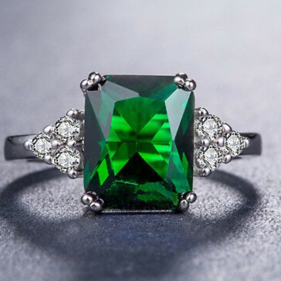 NEW 925 Silver Princess Cut Emerald Ring Size 6-10 - Picture 3 of 5